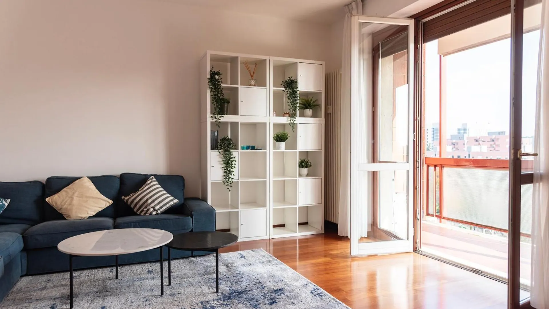 Youhosty - Cechov 21 Milánó Apartman